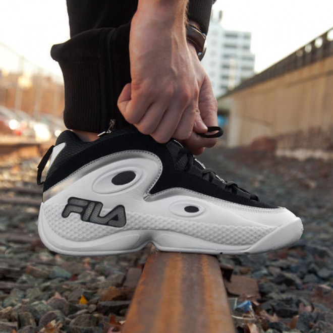 fila專賣店 FILA 97 黑白配色運動籃球鞋