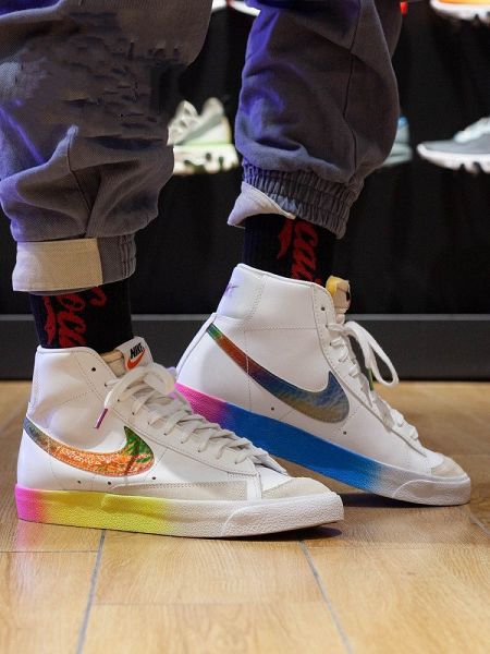 Nike Blazer Low Le 2020新款 開拓者系列鐳射彩虹情侶款高幫休閒板鞋