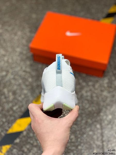 Nike Zoom Fly 4 2022新款 男子超彈碳板跑步鞋