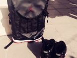 air jordan 包包 喬丹11代時尚鞋底運動雙肩包 黑紅配色